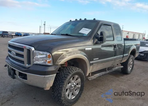 2005 Ford F-250 Lariat/Xl/Xlt z USA, uszkodzony, nr VIN 1FTSX21P65EB81241